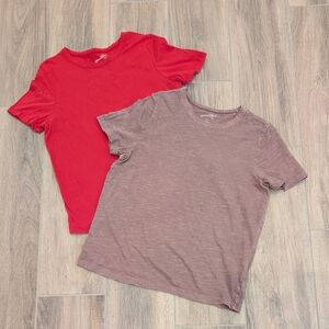 Like New! Universal Threads Tee Bundle